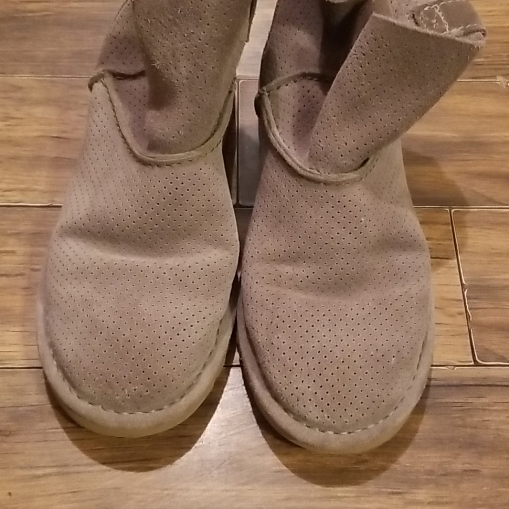 Boots - Picture 2 of 2